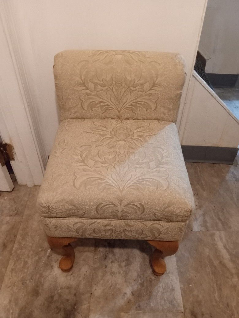 Small Vanity Chair Look Good  ,2' X16"