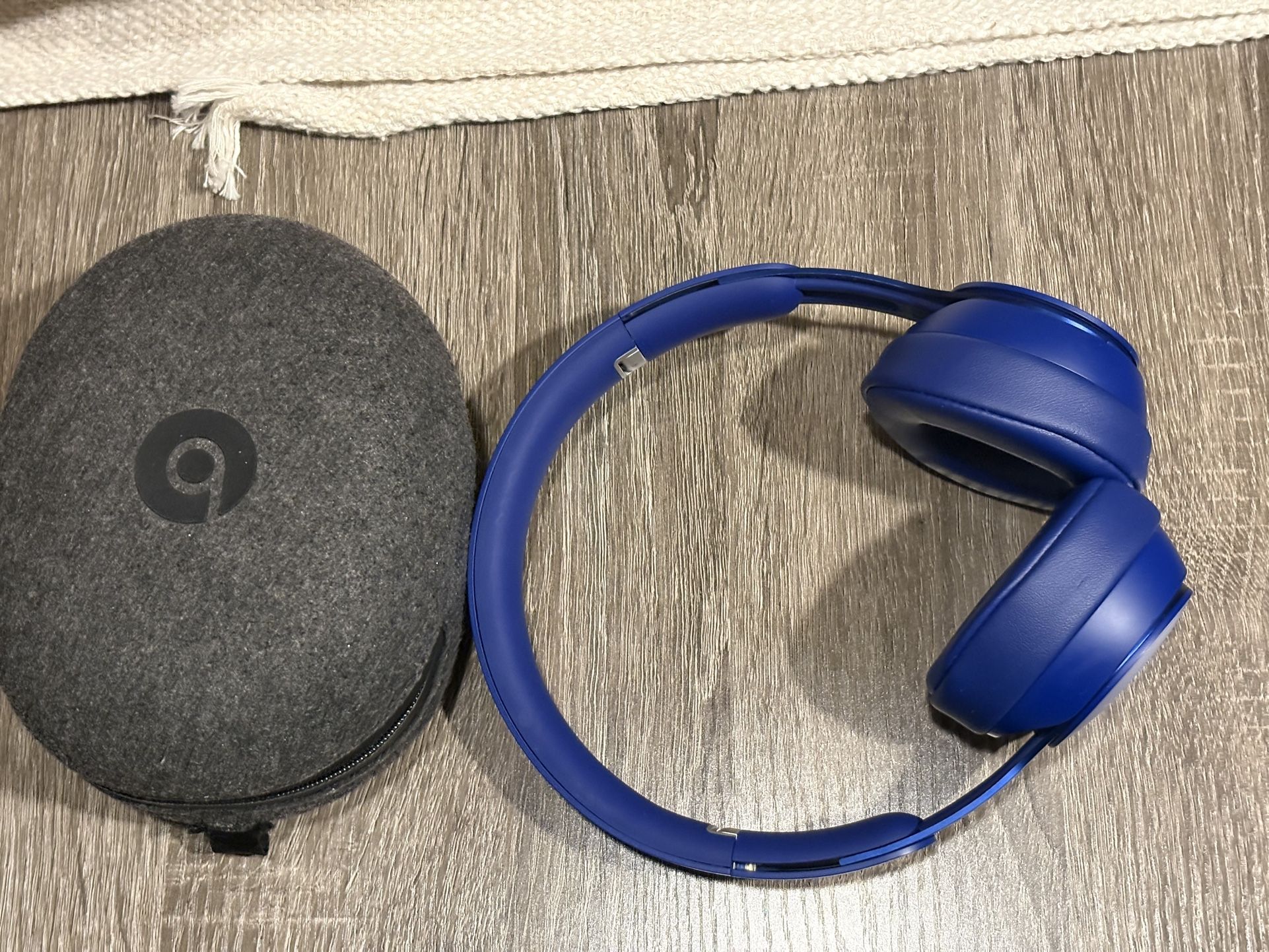 Beats Wireless Bluetooth headphones