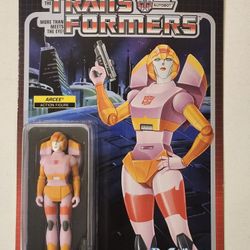 SUPER 7 REACTION FIGURES . THE TRANSFORMERS . ARCEE 3.75 " ACTION FIGURE.