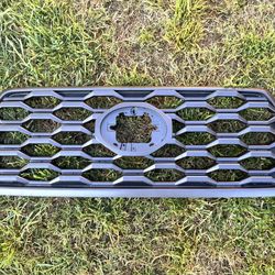 2016 - 2023 TOYOTA TACOMA UPPER GRILL OEM
