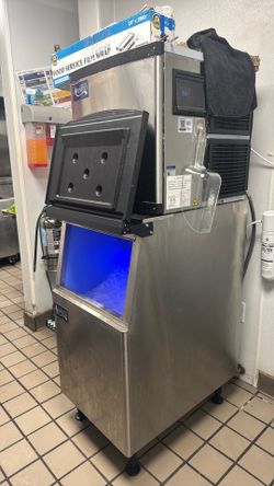 350 lb ice maker, gently used