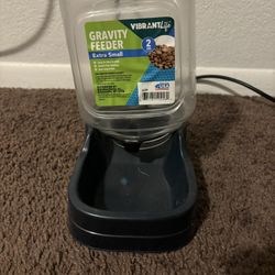 Small gravity feeder 