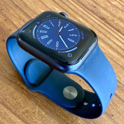 Apple Watch SE 2nd generation 40mm Space Gray Aluminum Case Midnight Sport Band