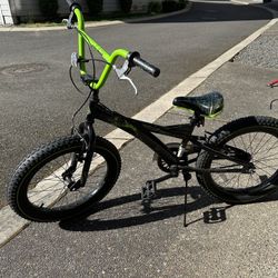 Kids Star Wars Bike - Like New 