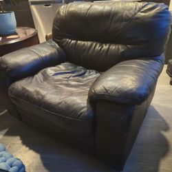 Lounge Chair - Pickup Only