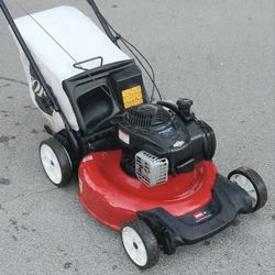 Self Propelled Toro Lawn Mower Works Great $250 Firm!!