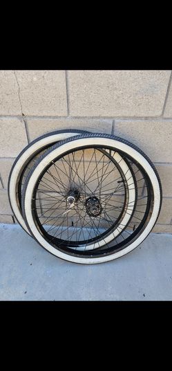 26" Schwinn S2 Wheels