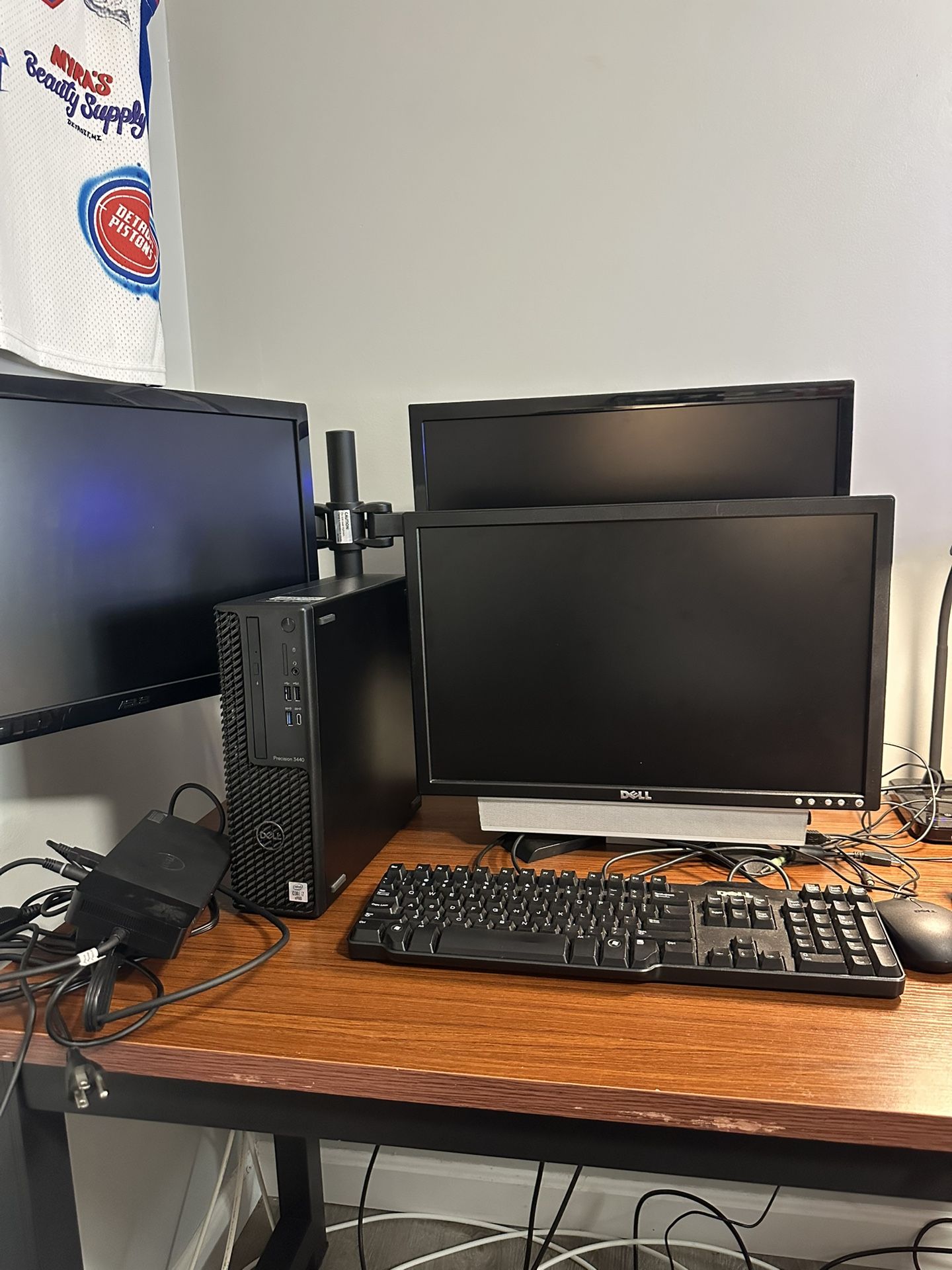 * Dell Precision 3440 core i7 vPro PC Dell keyboard and mouse, Dell power source