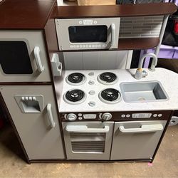 Kids Play Kitchen