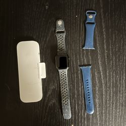 Apple Watch SE Series 2 40mm GPS + charger + Extra Band