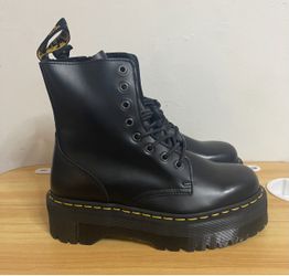 ✨New Dr. Marten Jadon Smooth Leather Platforms