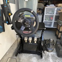 Logitech G920 Driving Force Racing Wheel + Mount And Shifter for Xbox One/PC 