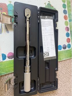 Icon 20-100 ft lbs torque wrench. 3/8 drive