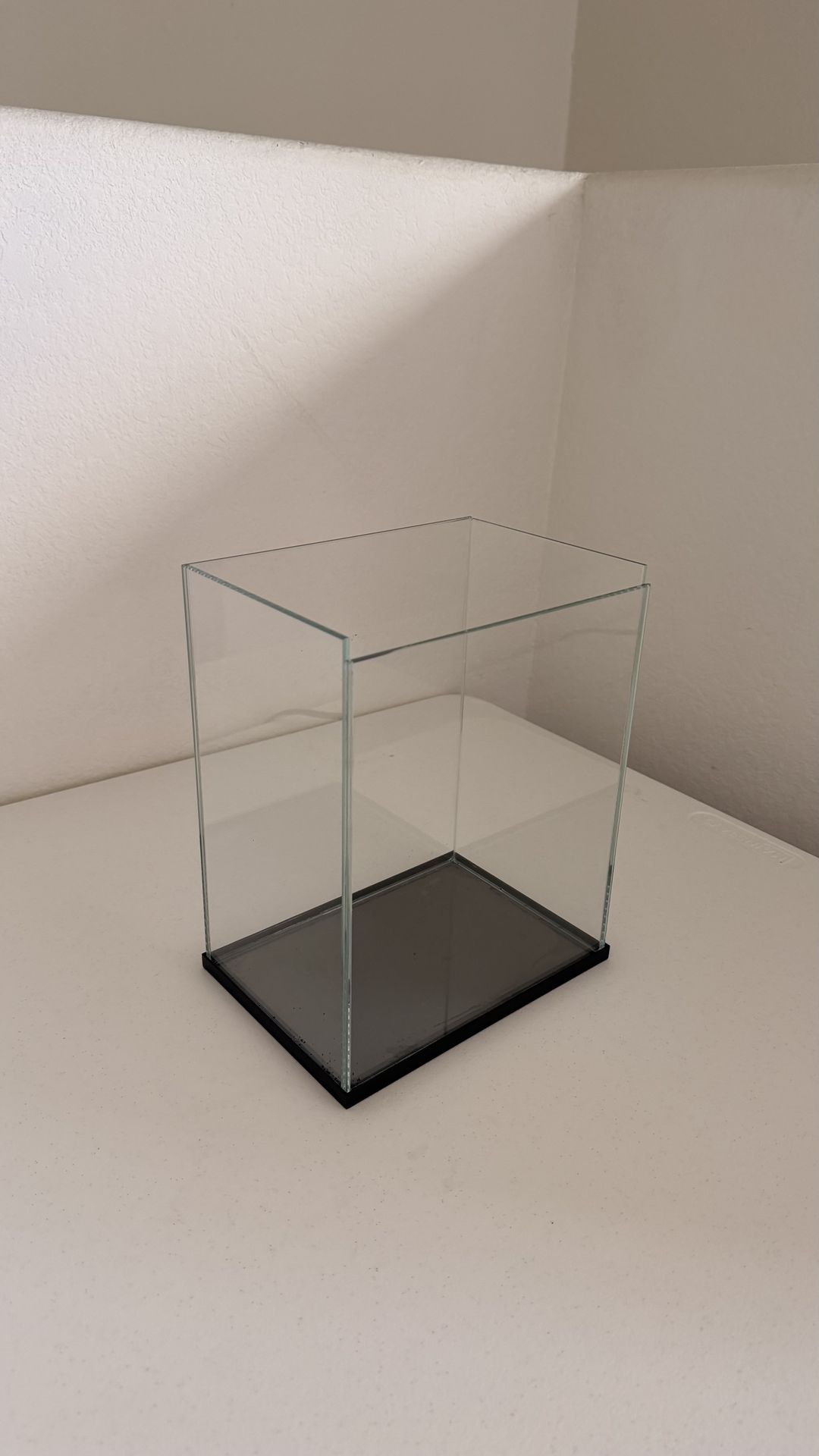 2.2 Gallon Fish Tank With or without Led Lid