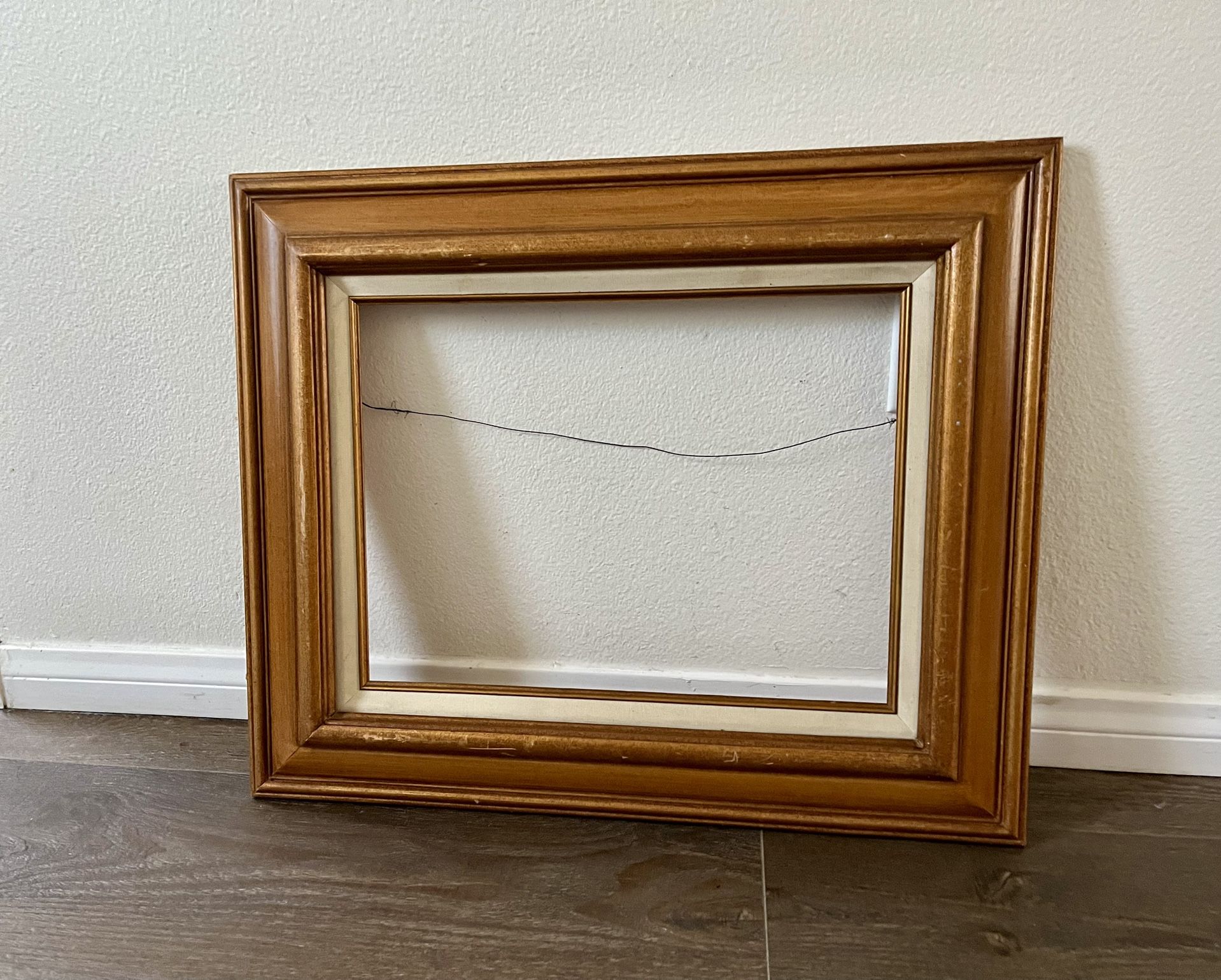 Vintage Wooden Frame 20/23 Inch