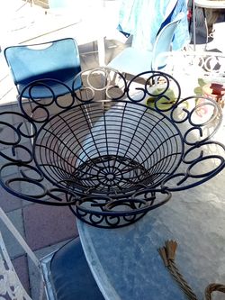 Black fruit bowl ($10)