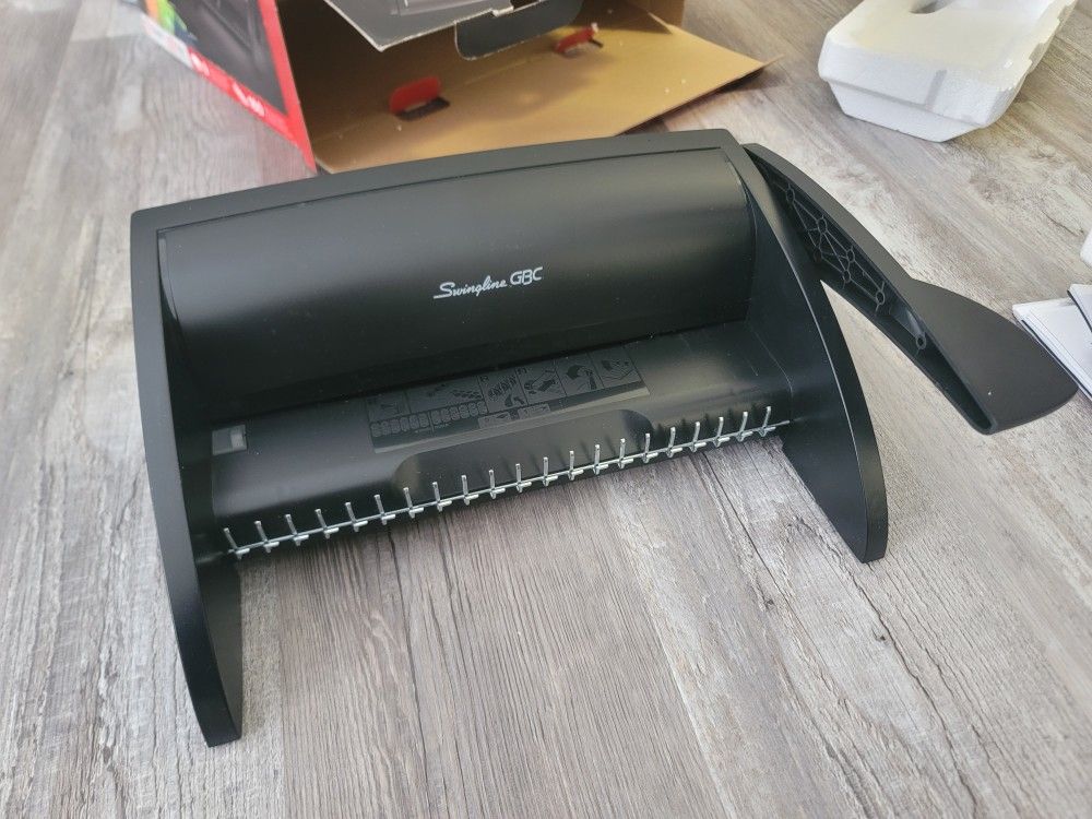 GBC BindMate Comb Binding Machine 160-pages