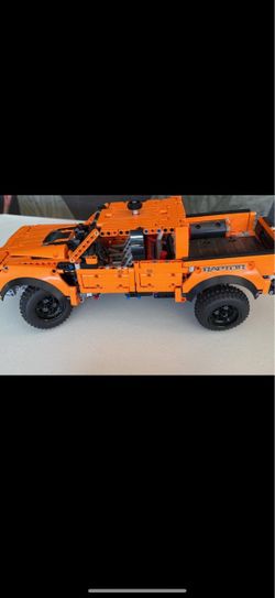LEGO TECHNIC Ford F-150 Raptor 42126 Complete