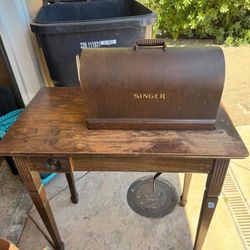 Vintage Singer Sewing Machine And Table