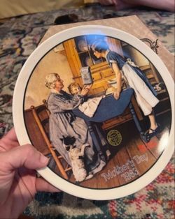 Authentic vintage plate come with his authentic certificate
