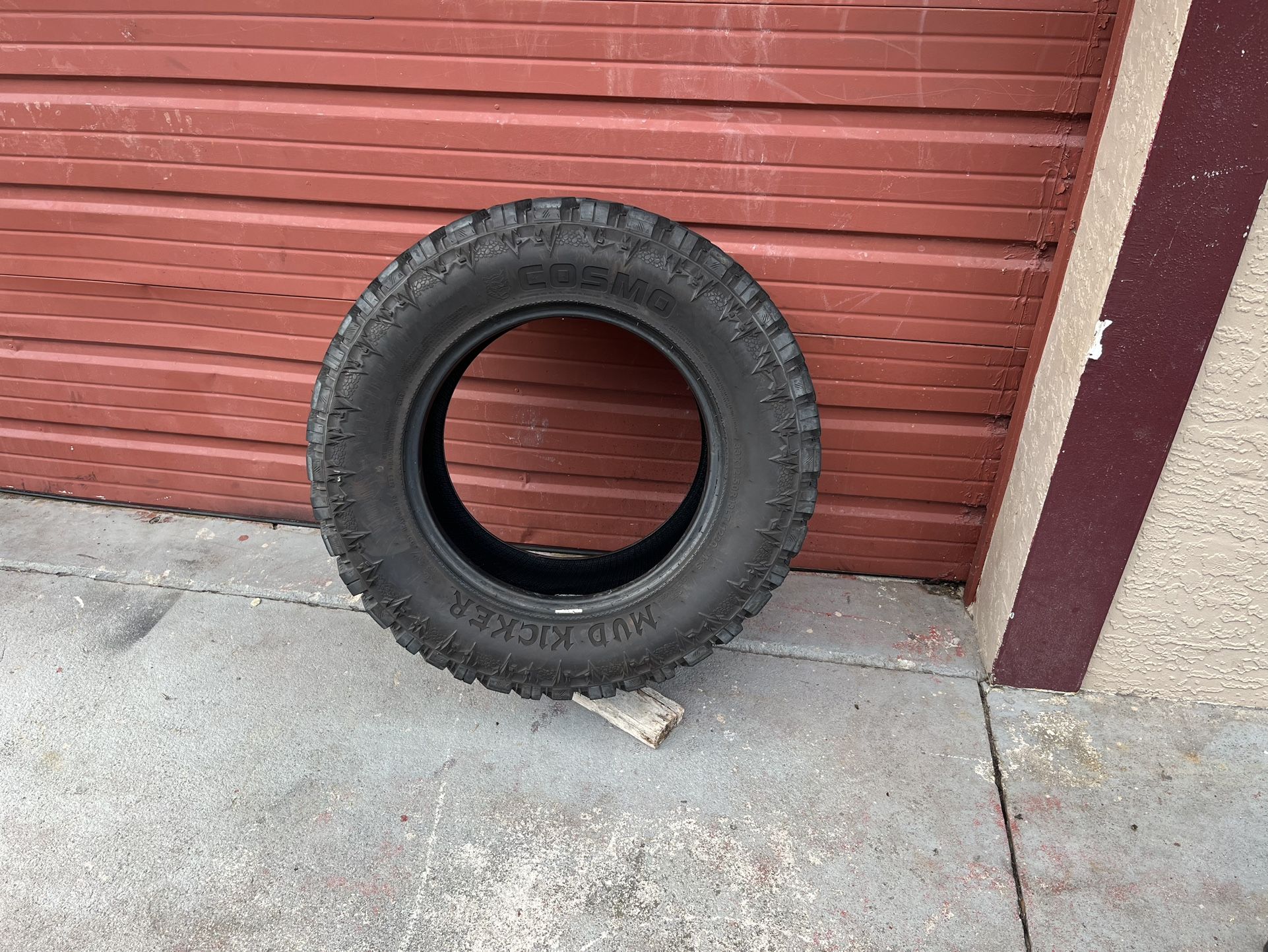 33x12.50R18Lt