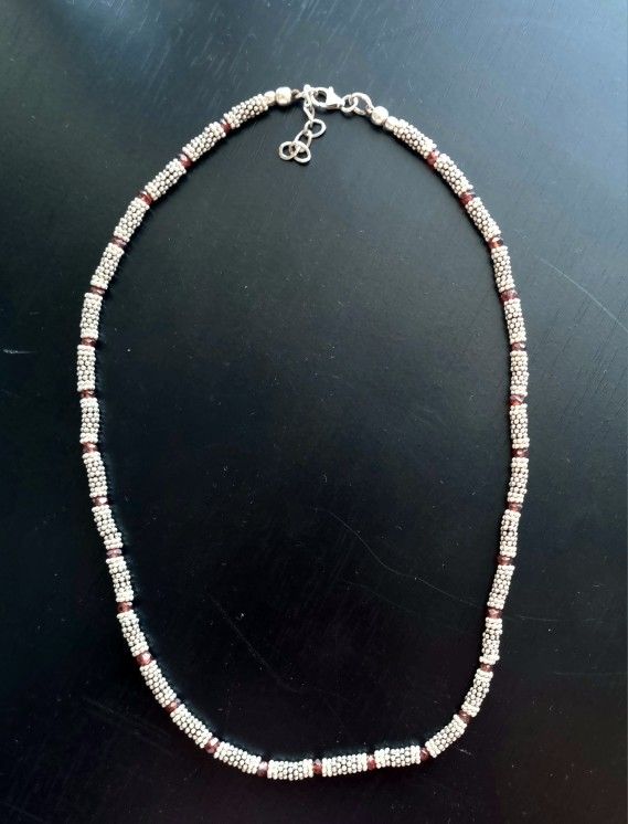 Sterling Silver 925 & Garnet
Beaded Necklace