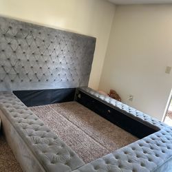 Queen Size Bedframe 