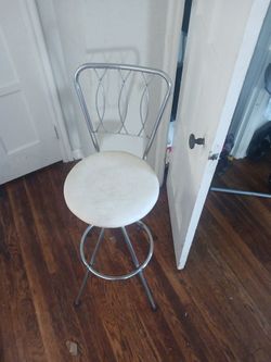 4 Bar Stools