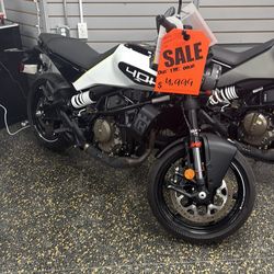 2024 Husqvarna vitpilen 401