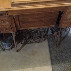 Vintage Sewing Machine Case without Sewing Machine 