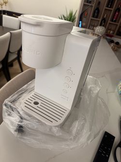 White KEURIG COFFEE MAKER