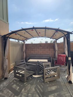 pergola / canopy