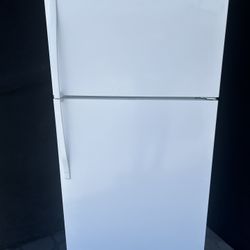 New Light Used Whirlpool Refrigerator Top Freezer And Fridge 