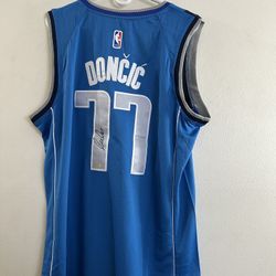 LUKA DONCIC SIGNED DALLAS MAVERICKS AUTOGRAPHED NIKE JERSEY W/COA - XL - 608
