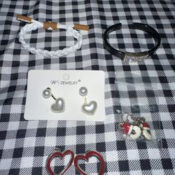 Necklace/Bracelet/Earrings 