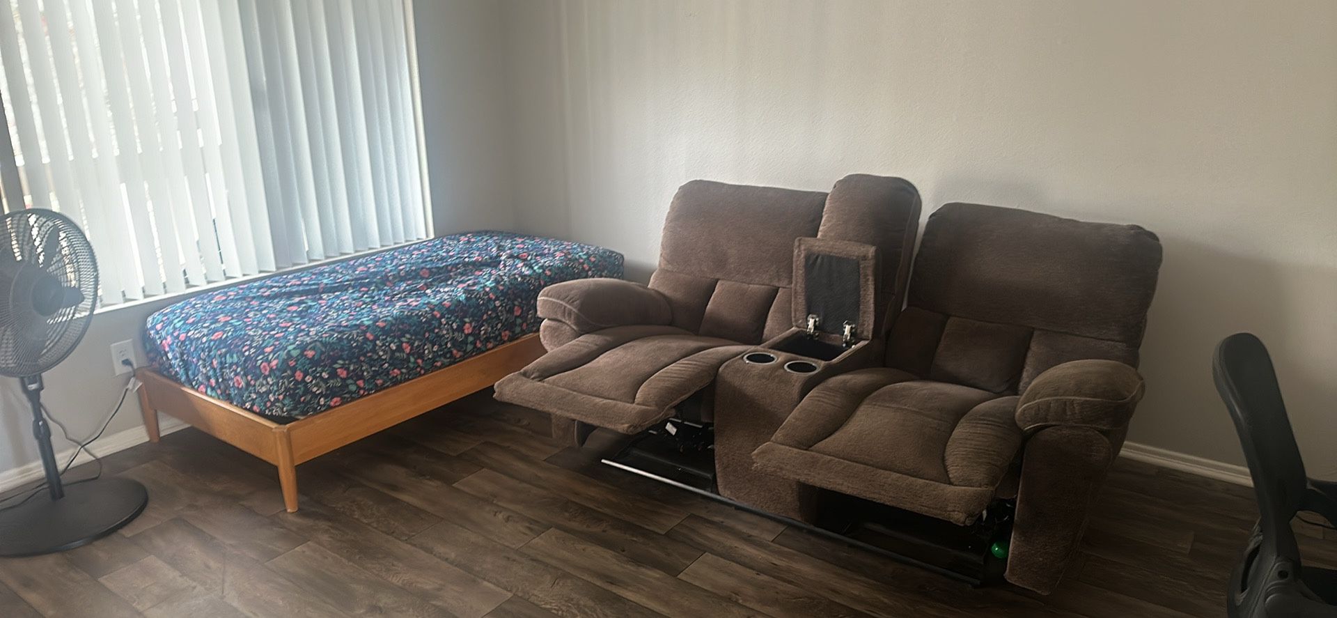 Couch And Twin Bed And Roco TV With Remote 