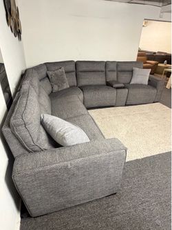 MIREN / Sectional 6pc w/3 power recliners and console