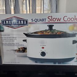 NEW 5 Quart Slow Cooker 