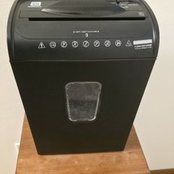 Pen+Gear WM682XA Shredder (Cross-cut)