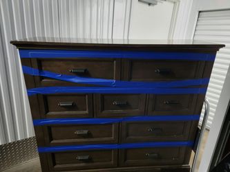 BEDROOM DRESSER