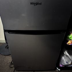 Whirlpool Mini Fridge 