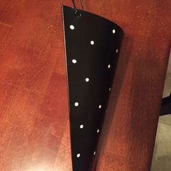 Decorative wall bucket