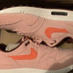 Nike Air Max With Box Never Worn