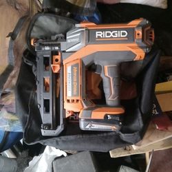 18V 16 Gauge  Ridged Hyper Drive Brushless Finish Nail Gun  With Battery And Charger 