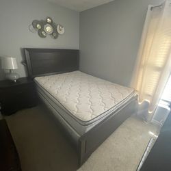 Queen Bedroom Set With Matress Included