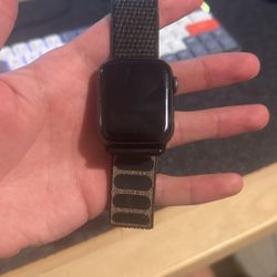 APPLE WATCH SERIES 4