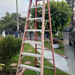 Excellent Condition 10ft Fiberglass Ladders 🪜 