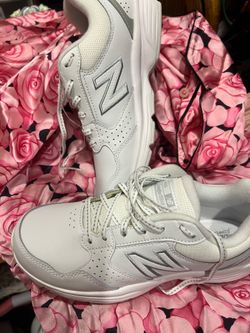 New balance shoes. White 8 1/2 wide