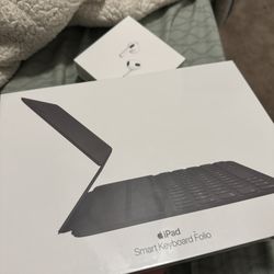 Apple Magic Keyboard 11 Inch