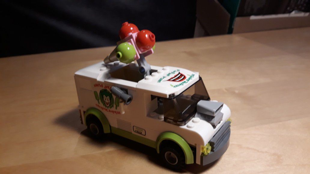 tale radar direkte Lego Batman 7888 The Tumbler: Joker's Ice Cream Surprise. Nearly Complete  for Sale in Puyallup, WA - OfferUp